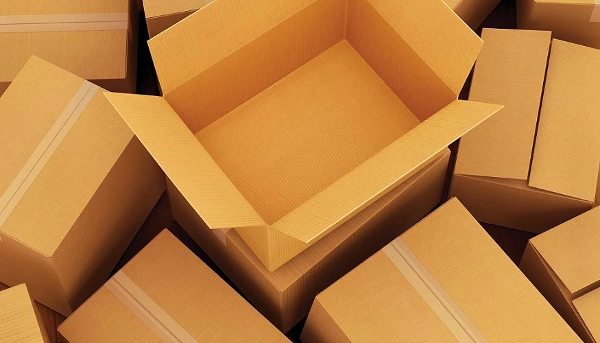 Envases de cartón vs. plástico: ¿Cuál es el mejor para todo tipo de sectores?